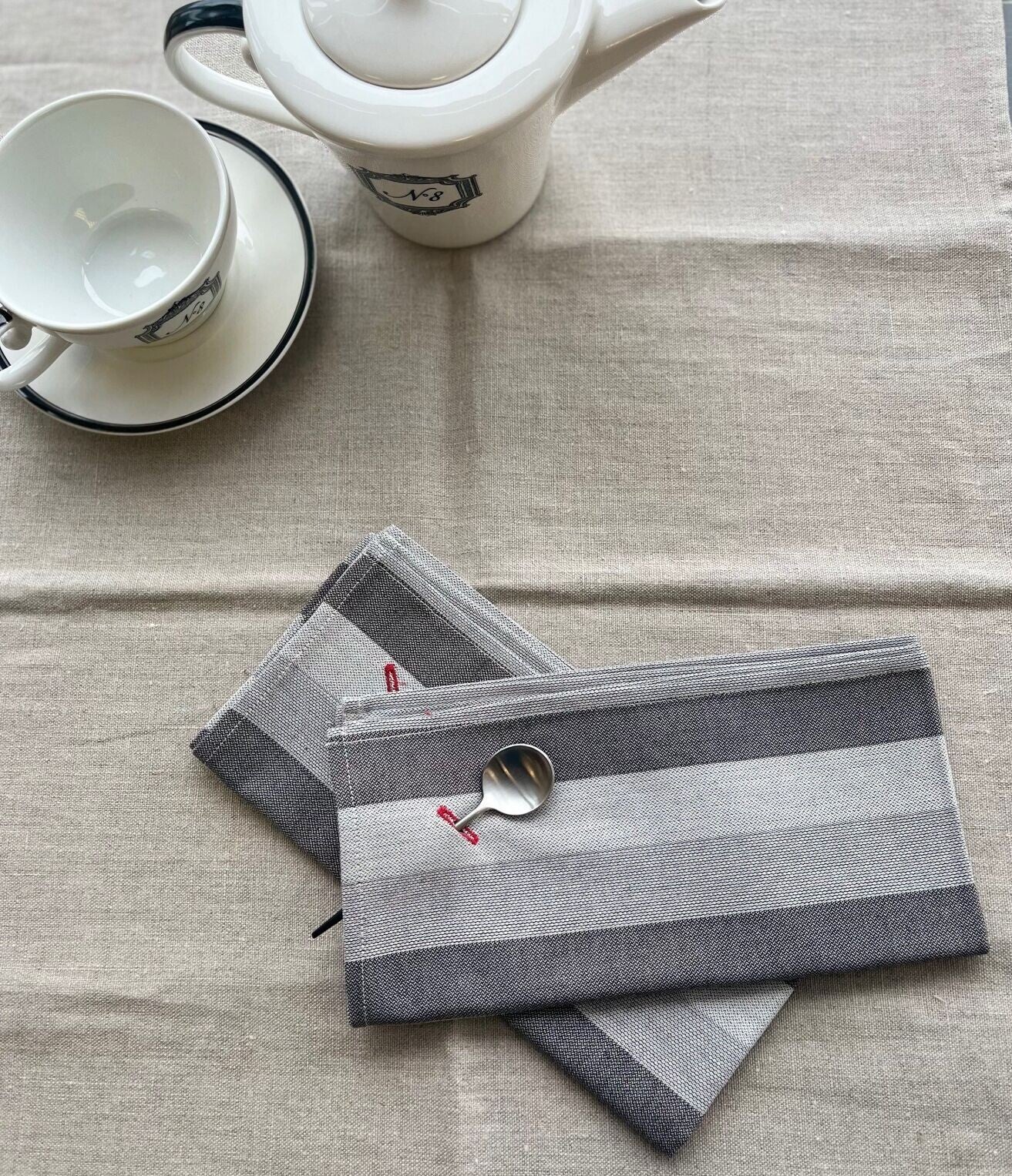 Serviette de table en coton à rayures gris perle