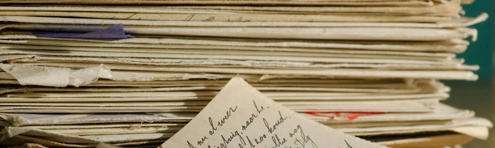 Vintage correspondence and documents used for tracing UK WWI and WWII military service records