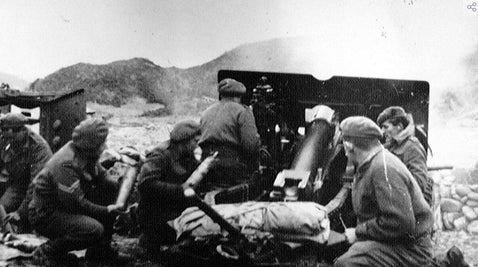 WW2 photo of UK artillery crew, ideal for illustrating research into British Army service records and unit movements