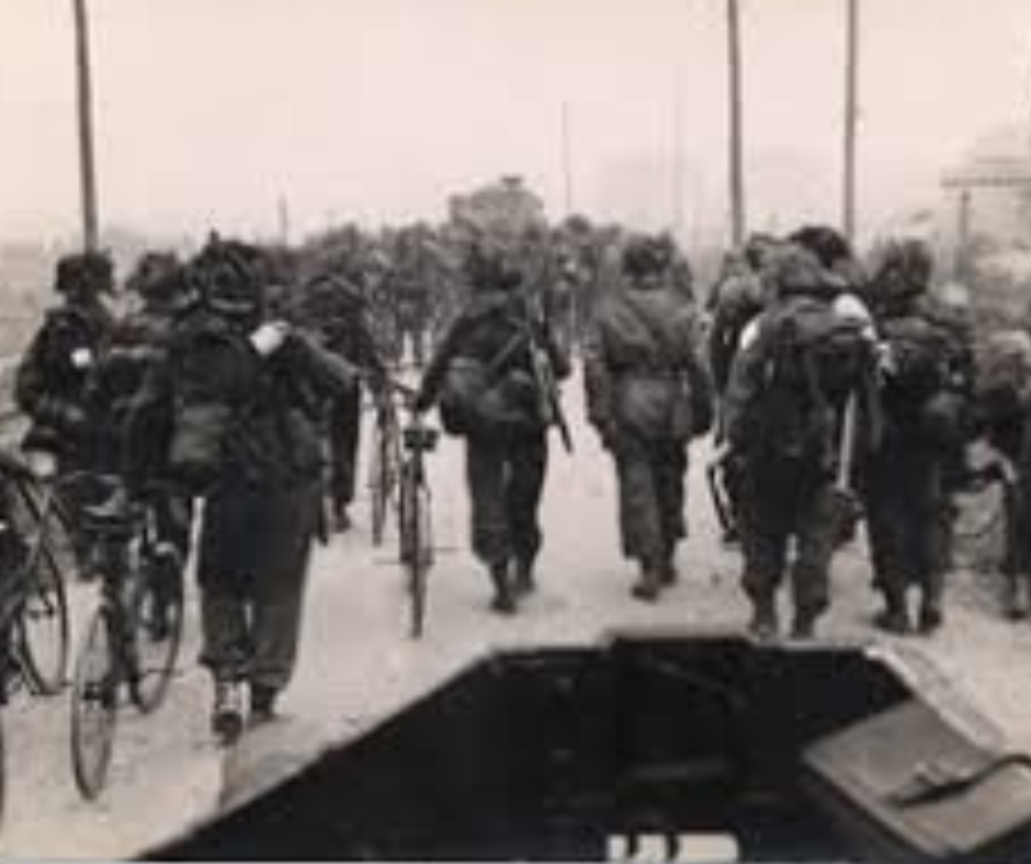 British soldiers marching to the front during the First World War