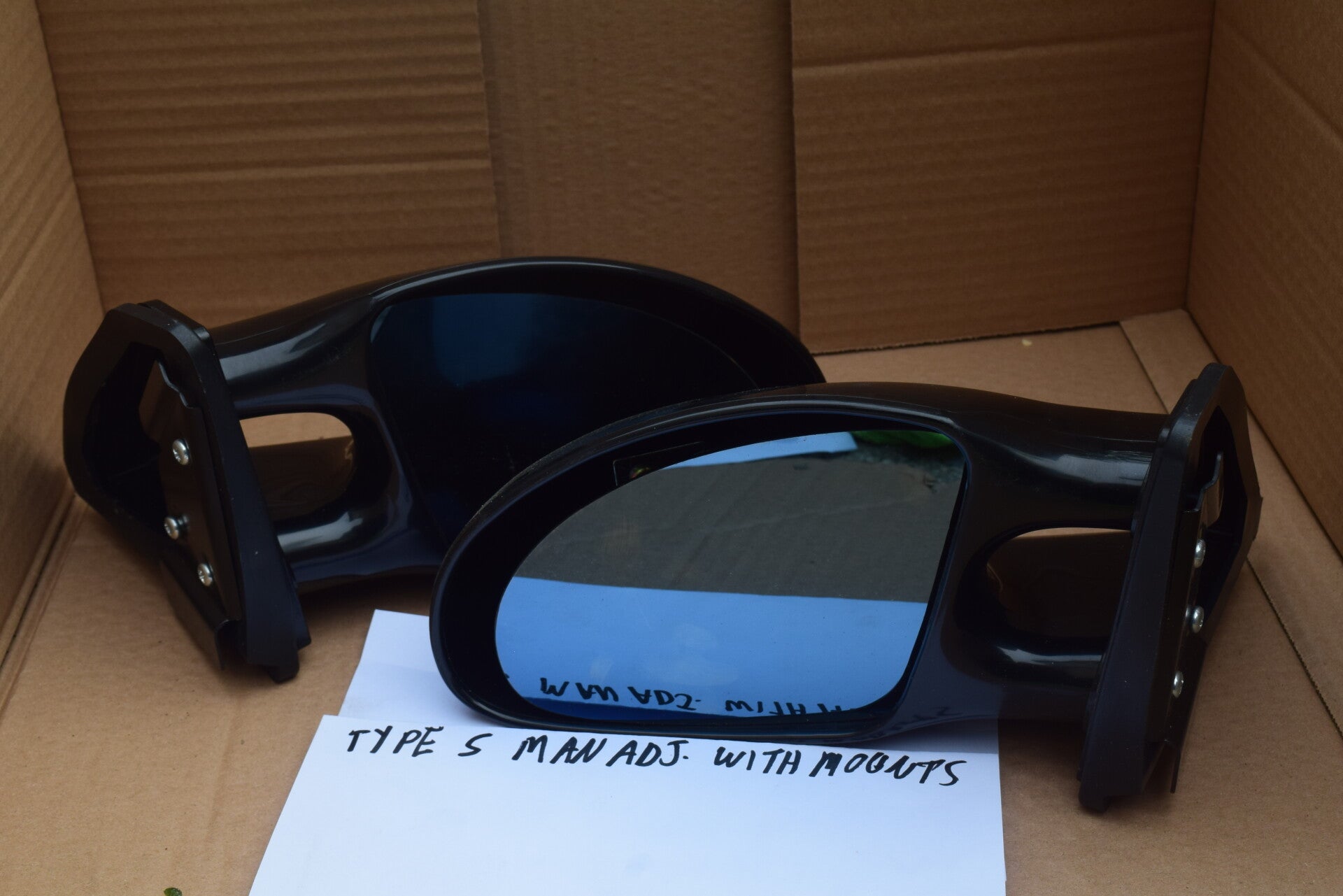 M3 style wing mirrors with integrated mounts