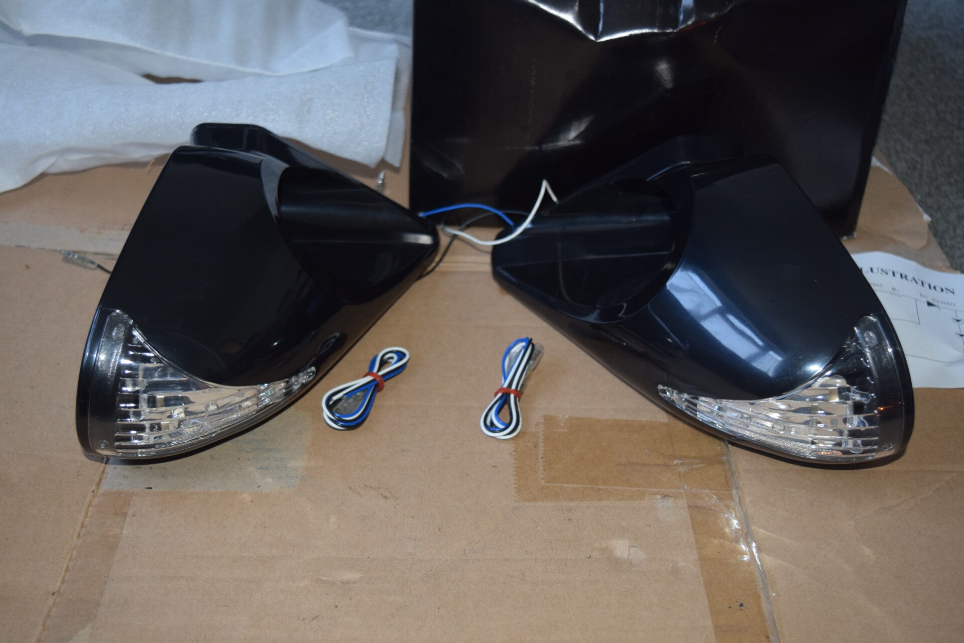 Ultra evo design manual adjust door mirrors with integrated indicator lights black