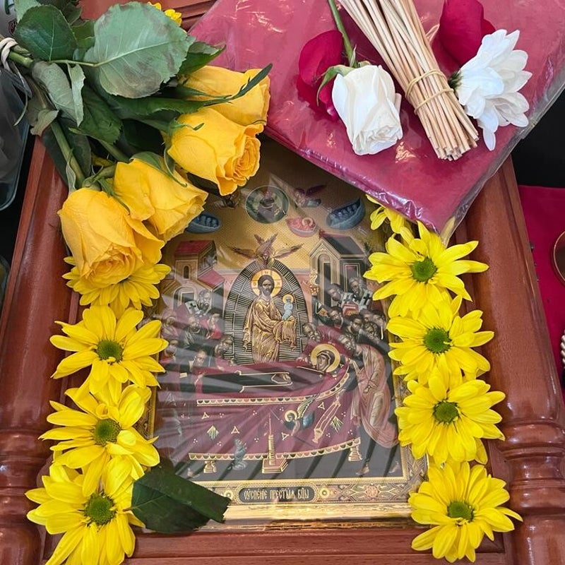 Decoración de la Fiesta de la Dormición (Asunción) de la Santísima Virgen María