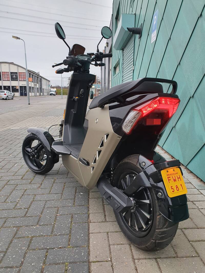 Move dealer zaanstad