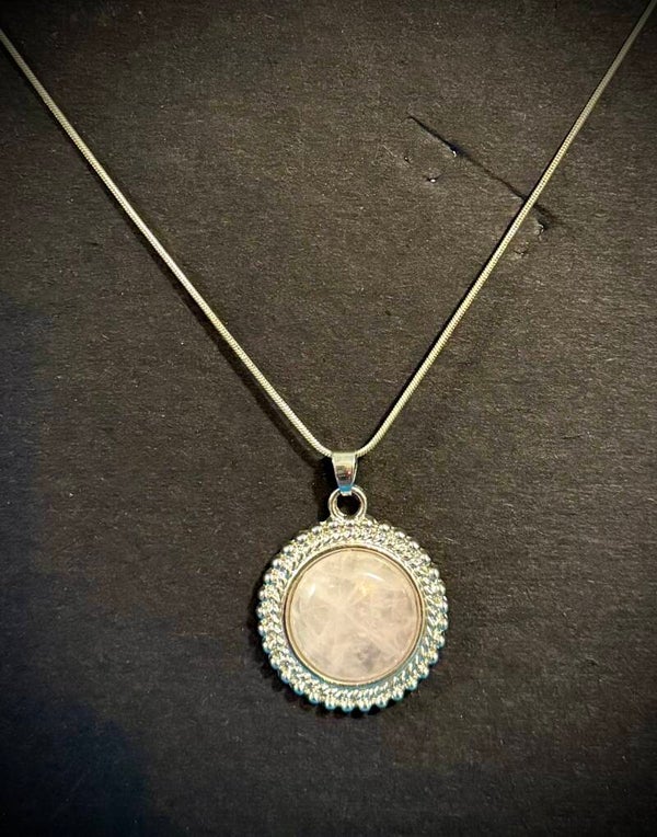 White Gold Moonstone pendant
