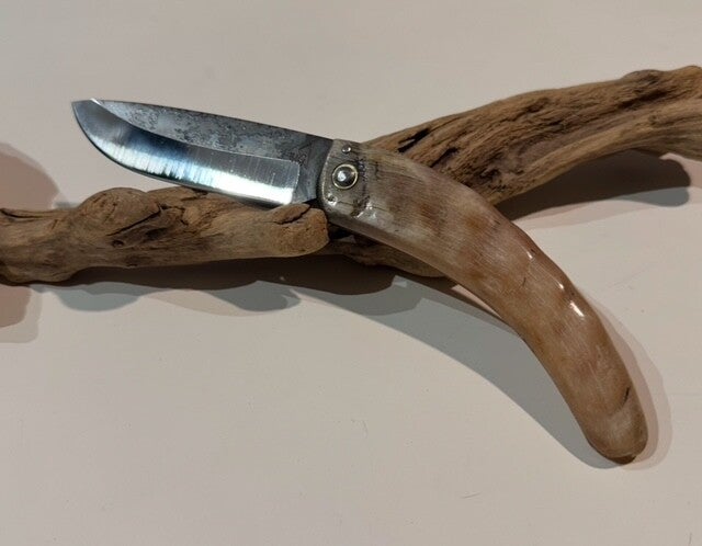 Curnichjolu lame XC100 et corne de bélier blonde