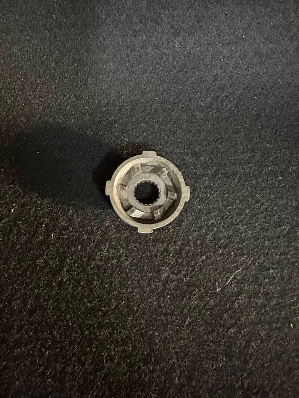 Piaggio kickstart rondsel krukas kant