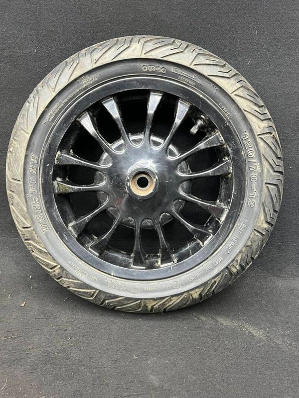 Vespa sprint achtervelg 130 mm met goede band