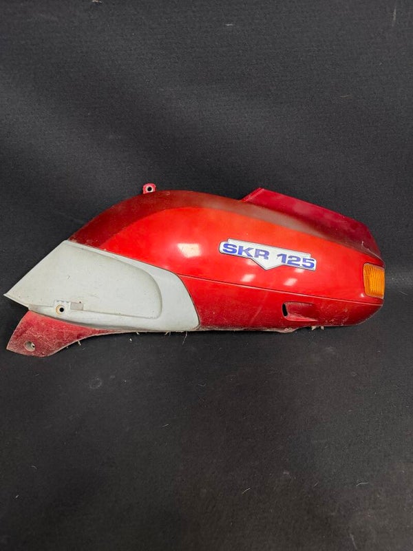 Piaggio skr zijkap