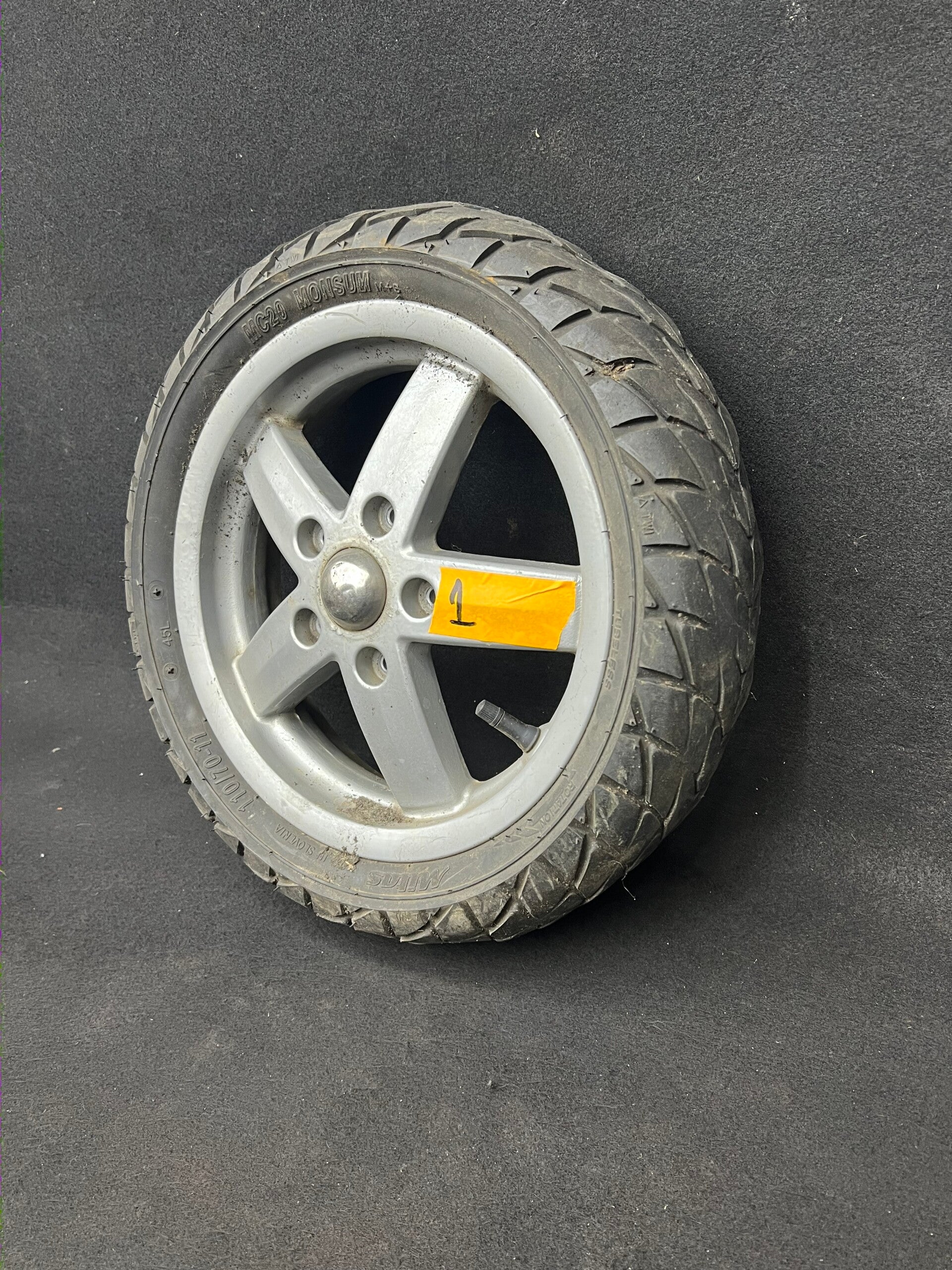 Vespa lx banden  voorvelgen