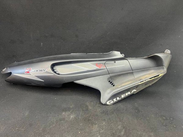 Gilera runner  zijkap accu kant