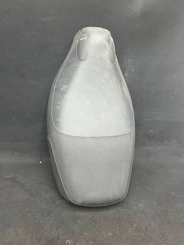 Piaggio skr  zadel netjes