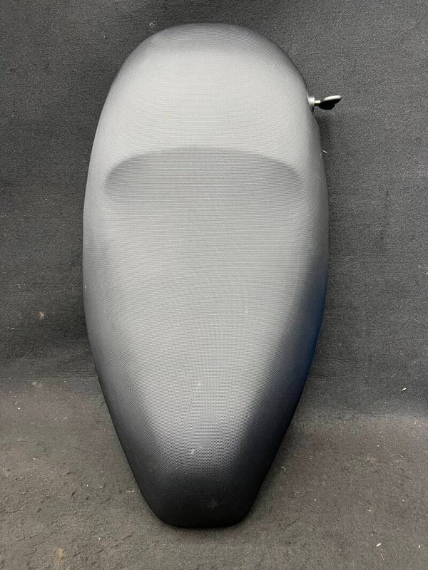 Piaggio zip zadel nieuw