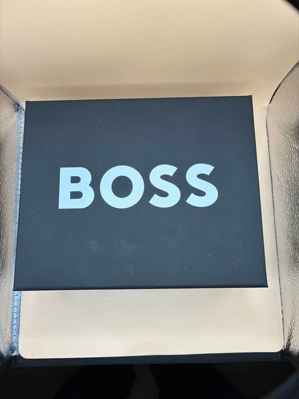 Montre boss avec porte carte