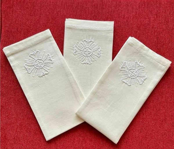 Juego de Purificadores – Lencería Litúrgica Artesanal