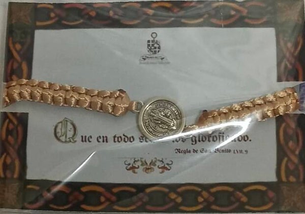 Pulsera de San Benito en Macramé – Protección y Devoción Artesanal