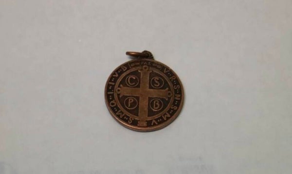 Medalla de San Benito en Bronce – Fortaleza y Protección Espiritual