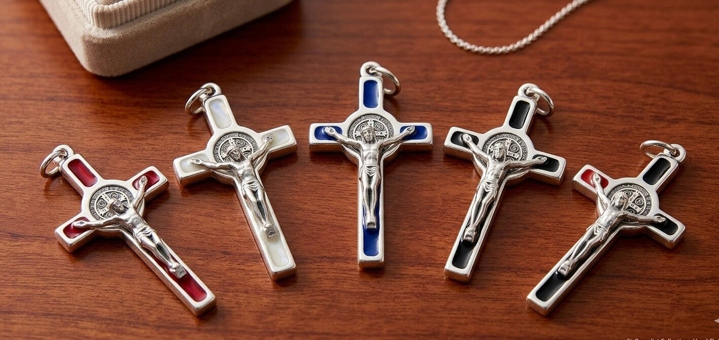 Cruz de San Benito Pequeña – Protección y Tradición Sacra