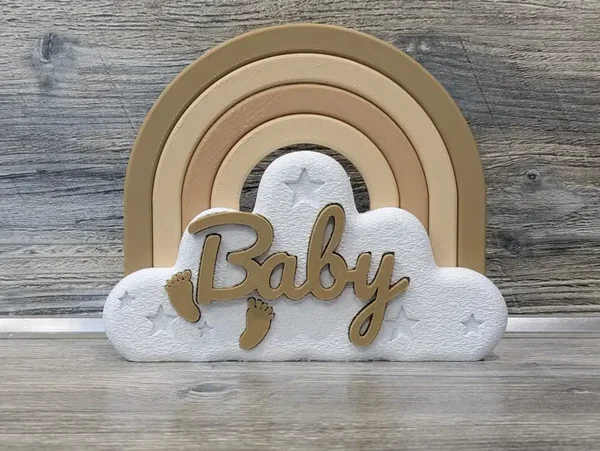 "Baby" regenboog- en wolkendecoratie