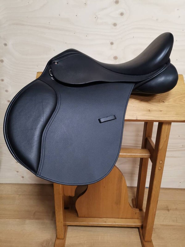 Waldhausen  17,5 inch Veelzijdigheidszadel