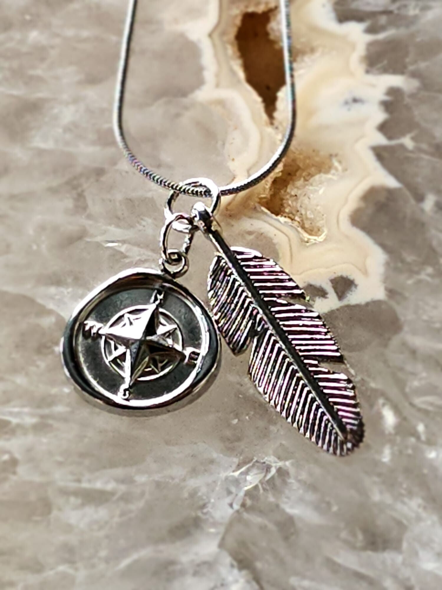 Ketting met kompas & veer