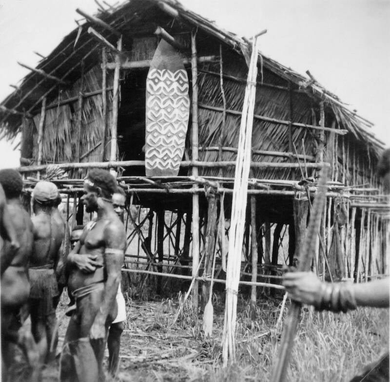 Boelaars Mappi 20213 BI 0284 Huis in de kampong Semenak aan de doorsteek tussen Soewa en Becking