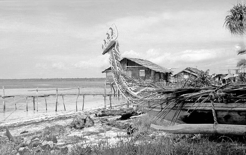 A J Oostenrijk - NNG 55-56 - diapositief  035 Prauw Biak 1955