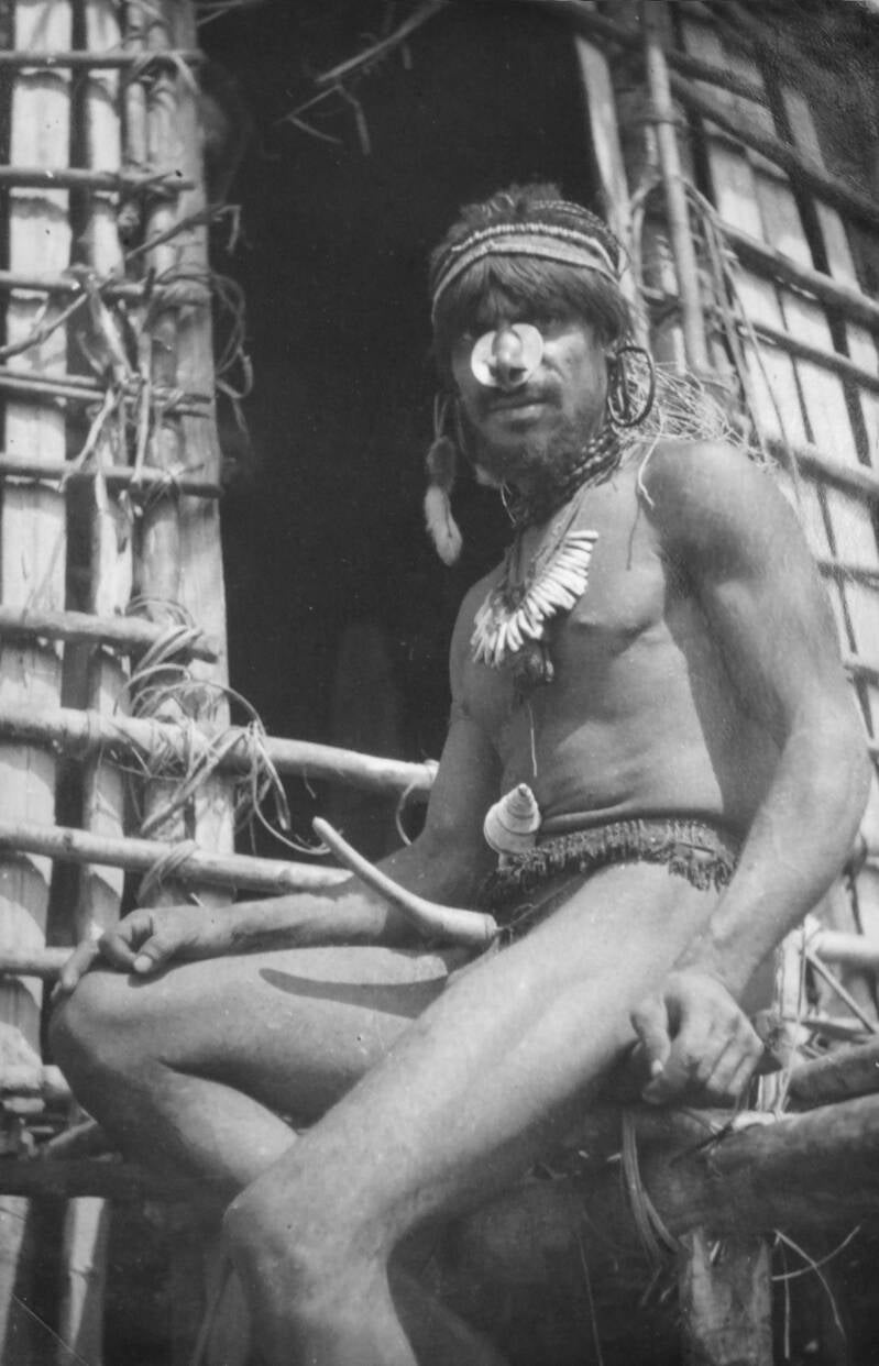 AR-P027 20169 Mandobo man