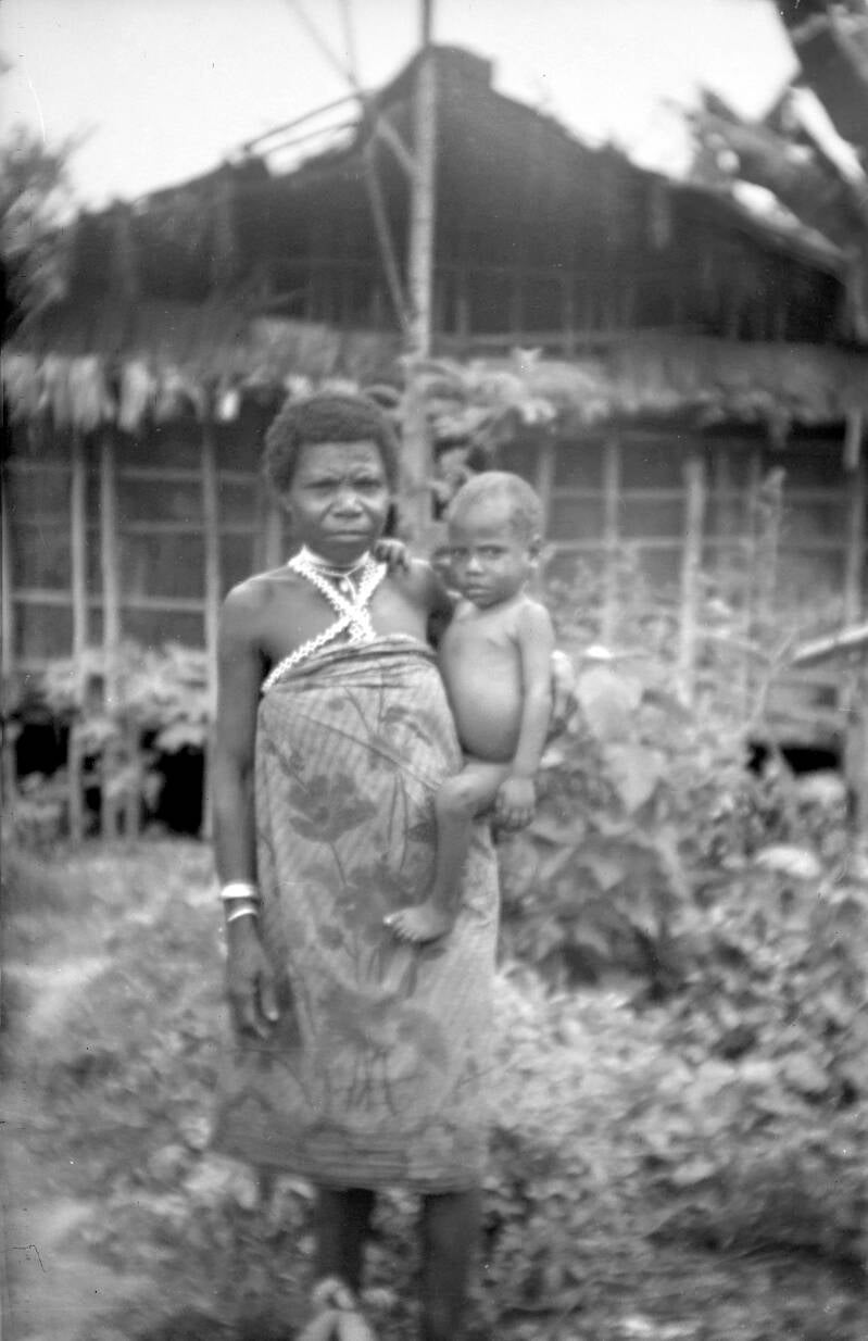 Arfak moeder en kind  PKN diapositief DSC_7962