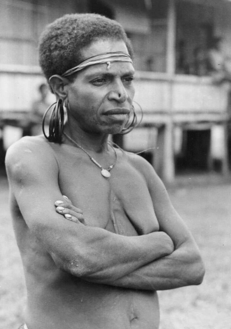 Auwjoe-vrouw Bade  Zuid Nieuw-Guinea 1955-11 Mappi Auwjoe Awju Auyu Auwjoe