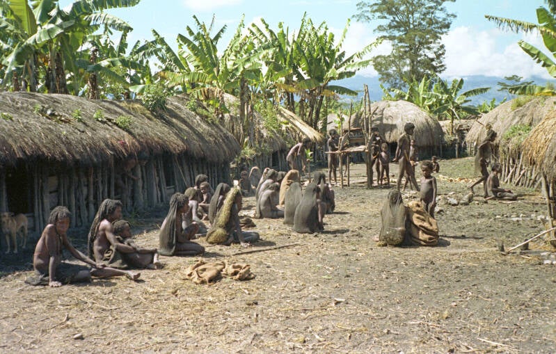 Baliem kampong Cris Jan Severins negatieven IrianJaya2 - 207 -028