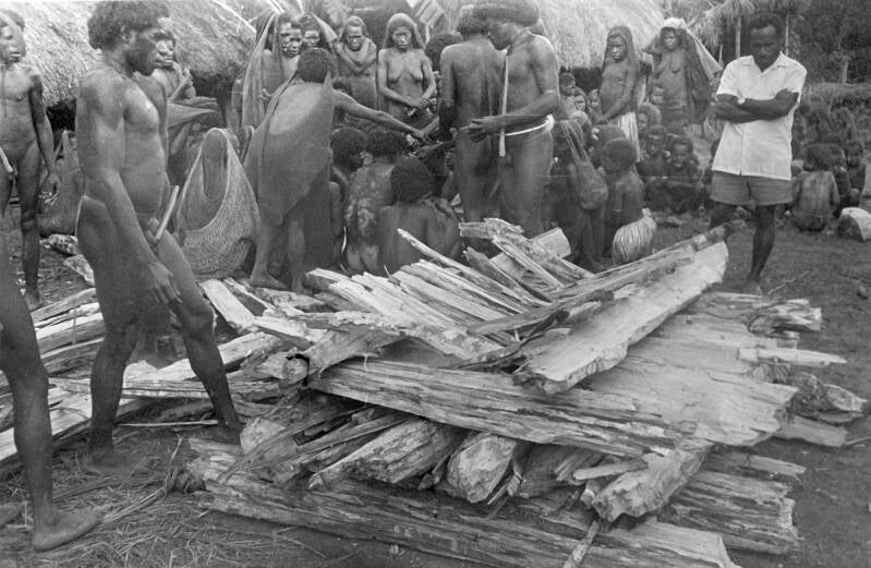 Arie Blokdijk Woogi 1971 negatieven IrianJaya2 - 212 -014