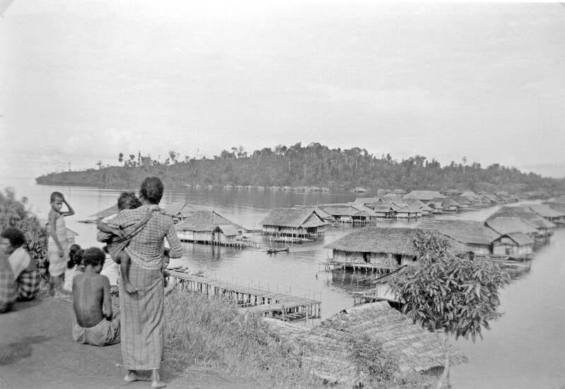 C Kruikemeier Gezicht op Ansus Yapen