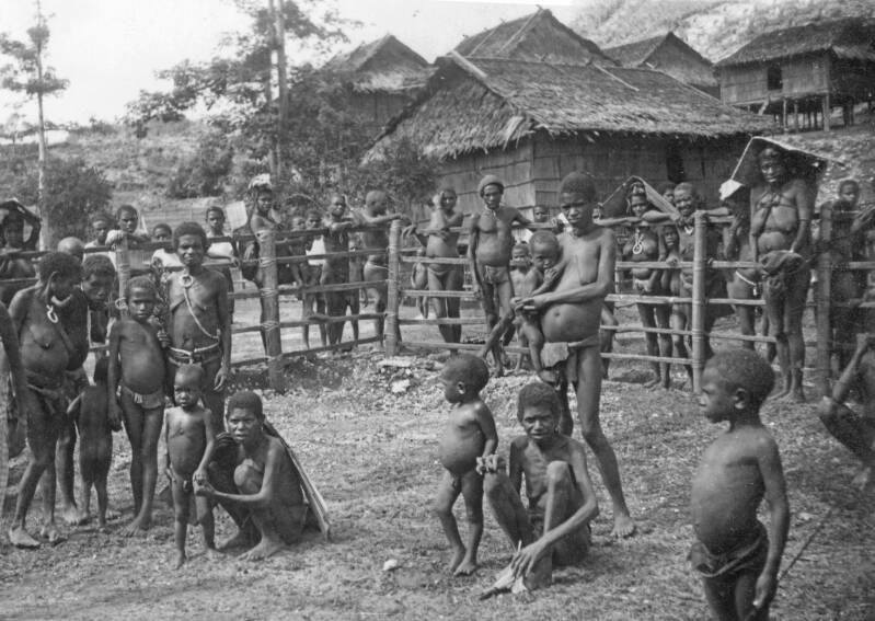 Ajamaru '49. Ayamaru Maybrat, Foto Jan Arie van der Hoeven 1949 -093-Ajamaru januari 1949 