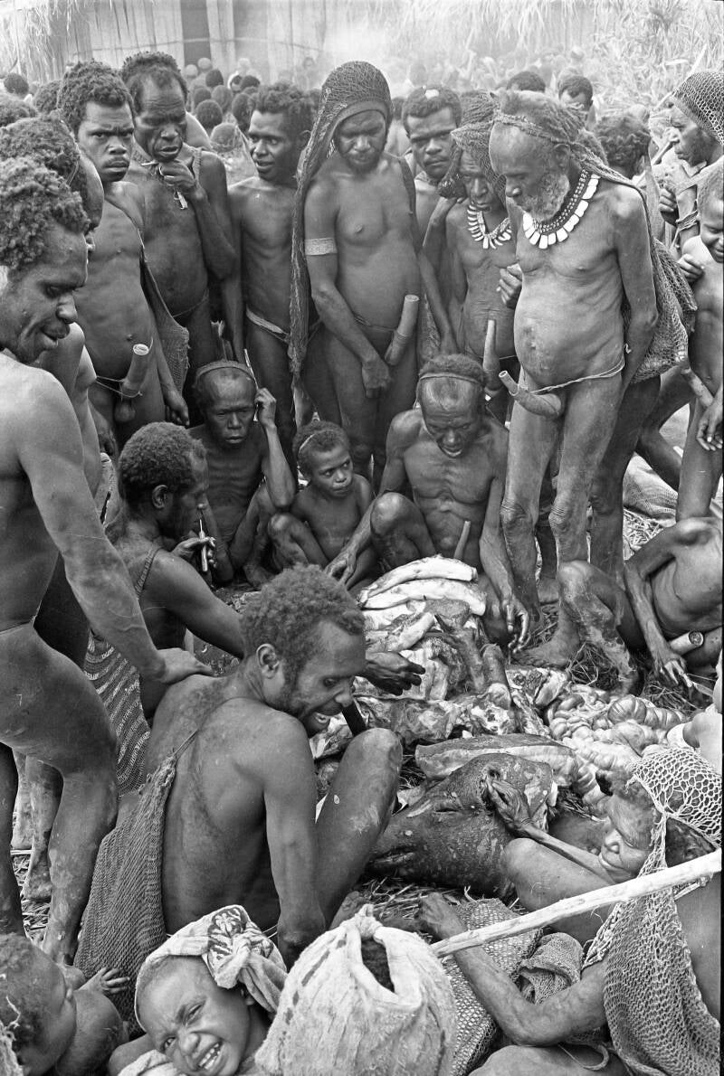 Donkers album1film43foto026 Mee-Mogu Rouwslacht Moanemani 1966