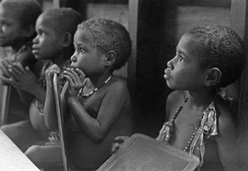 Donkers Schooltje Akimuga album5-film496-021