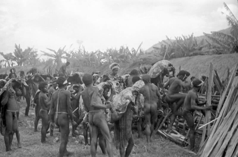 Jules Camps Baliem 1963 Reinigingsritueel IrianJaya1-31-030