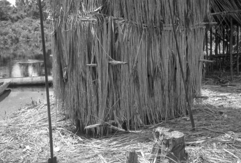 Krosschell JM Casuarinekust Lijkenstellage dodenstellage 004 