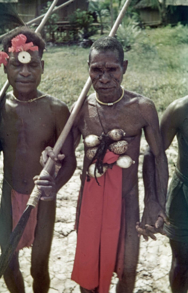 Inanwatan, Ayamaru en Teminabuan, Sorong Selatan 1950-1961  Marcus-B-1-031 