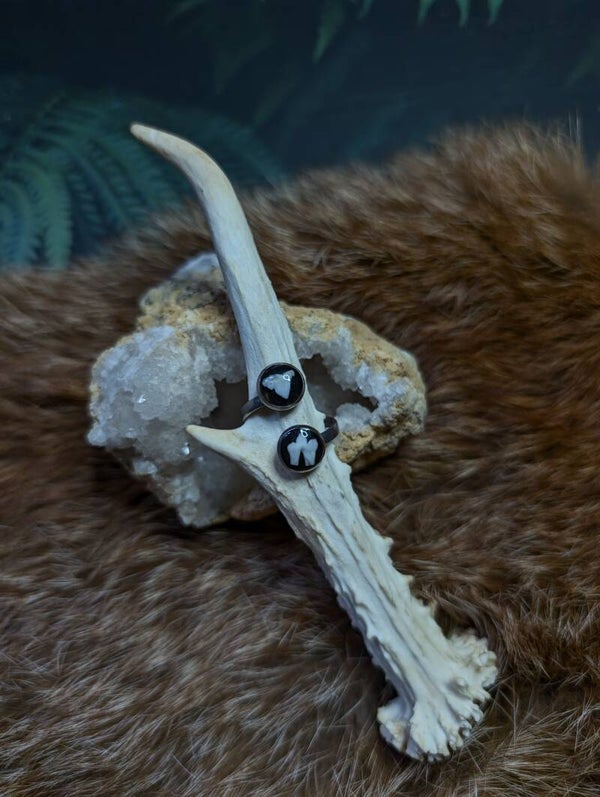 Cat tooth ring