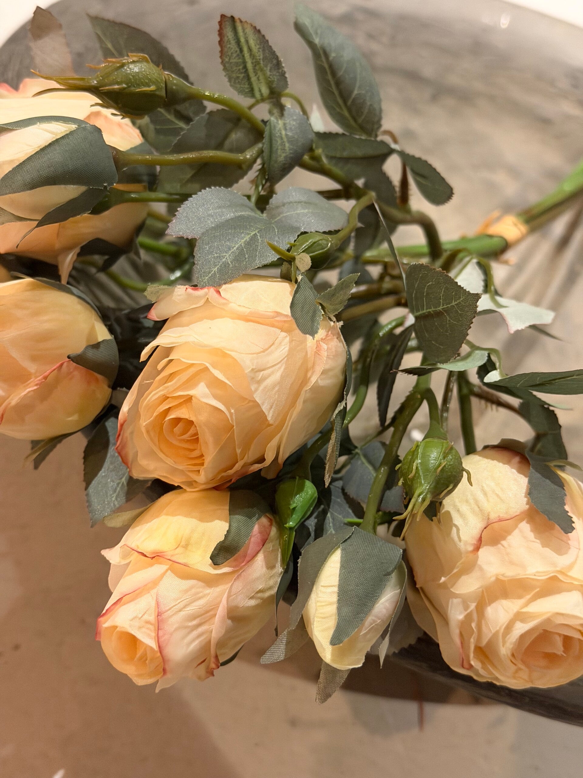 Kunst trosroosjes old-sober - kunst Roos - crème/wit