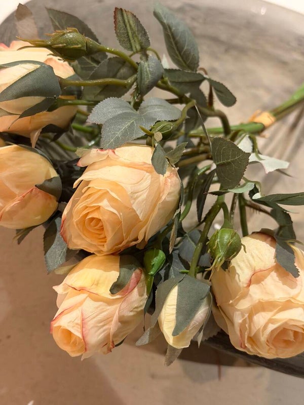 Kunst trosroosjes old-sober - kunst Roos - crème/wit