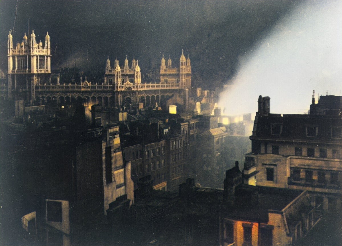 london-s-burning-britain-under-fire-phase-3-the-daytime-blitz