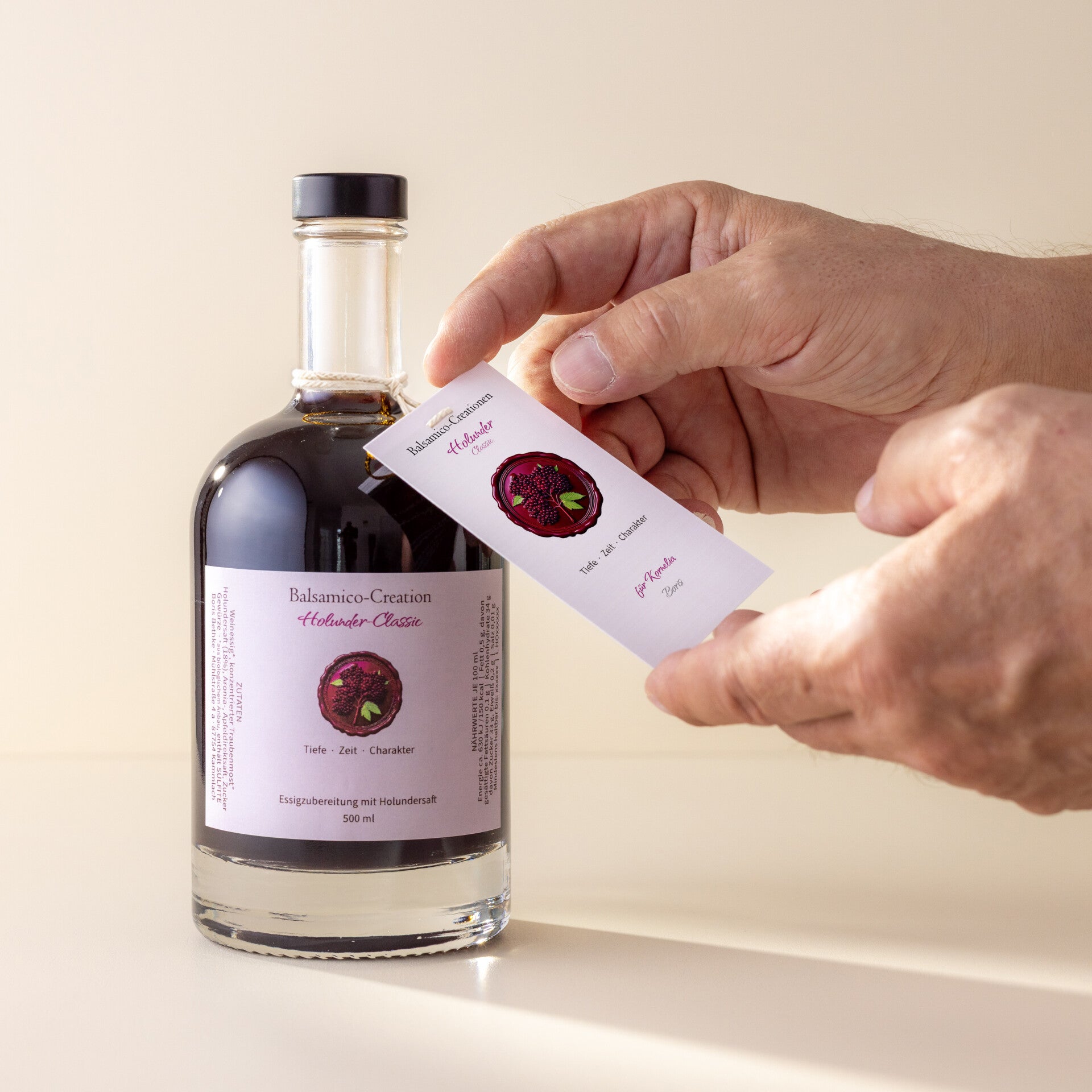 Personalisierte Balsamico-Creation mit Hangtag-Etikett