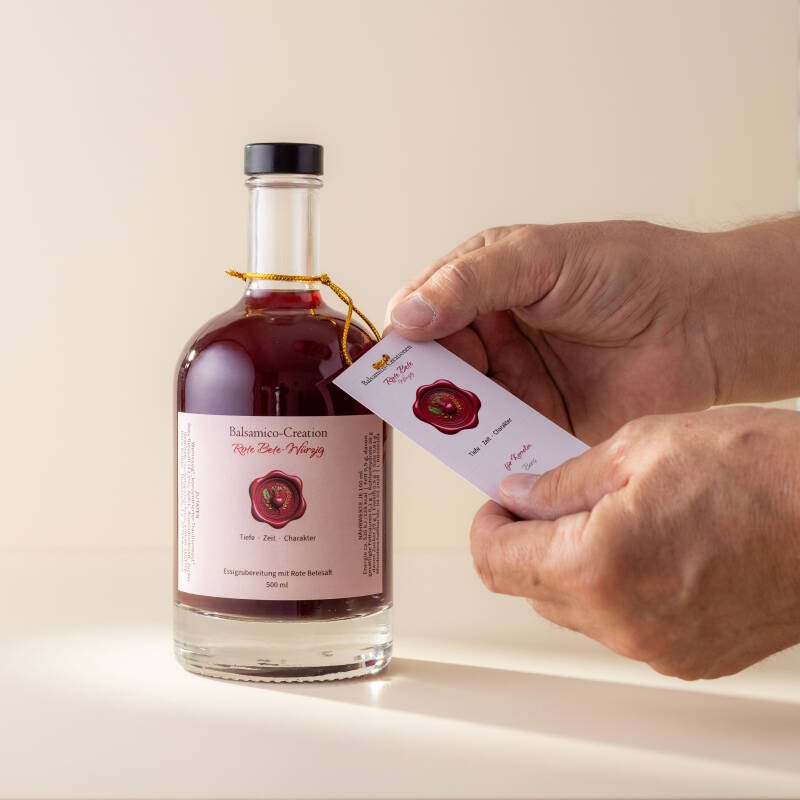 Personalisierte Balsamico-Creation mit Hangtag-Etikett