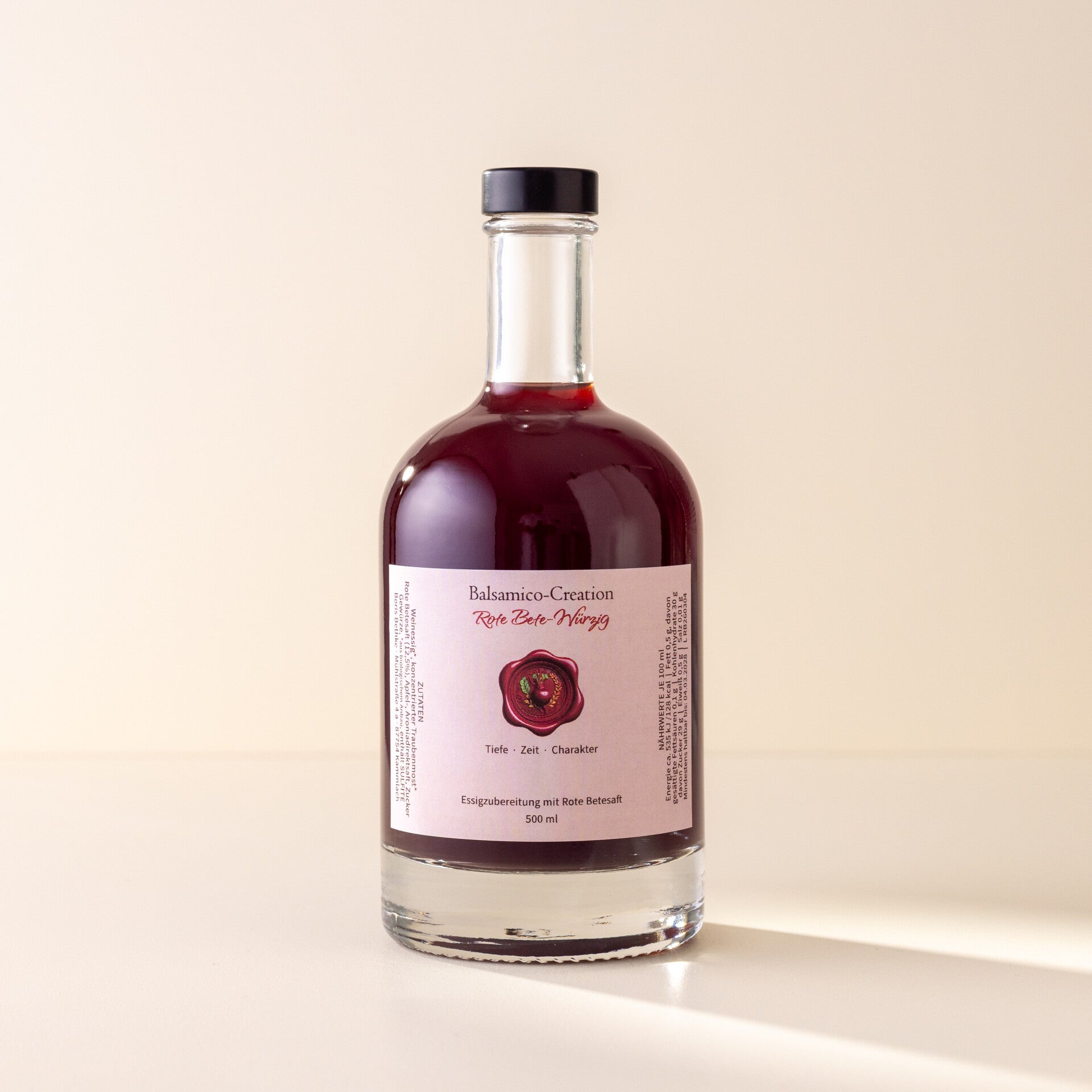 Balsamico-Creation Rote Bete – Flasche mit Etikett
