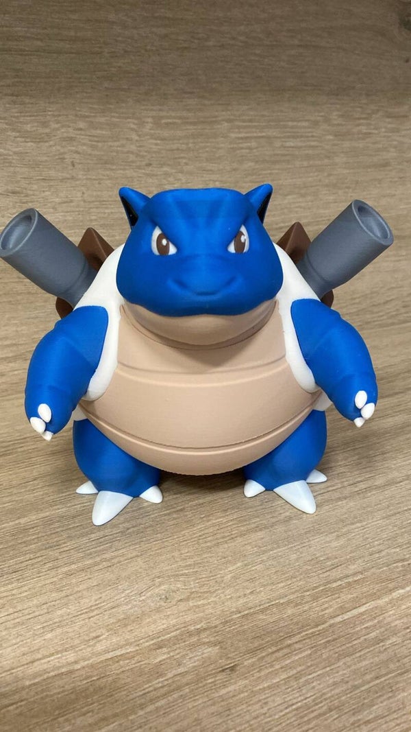 Blastoise de 15 centimetros de alto