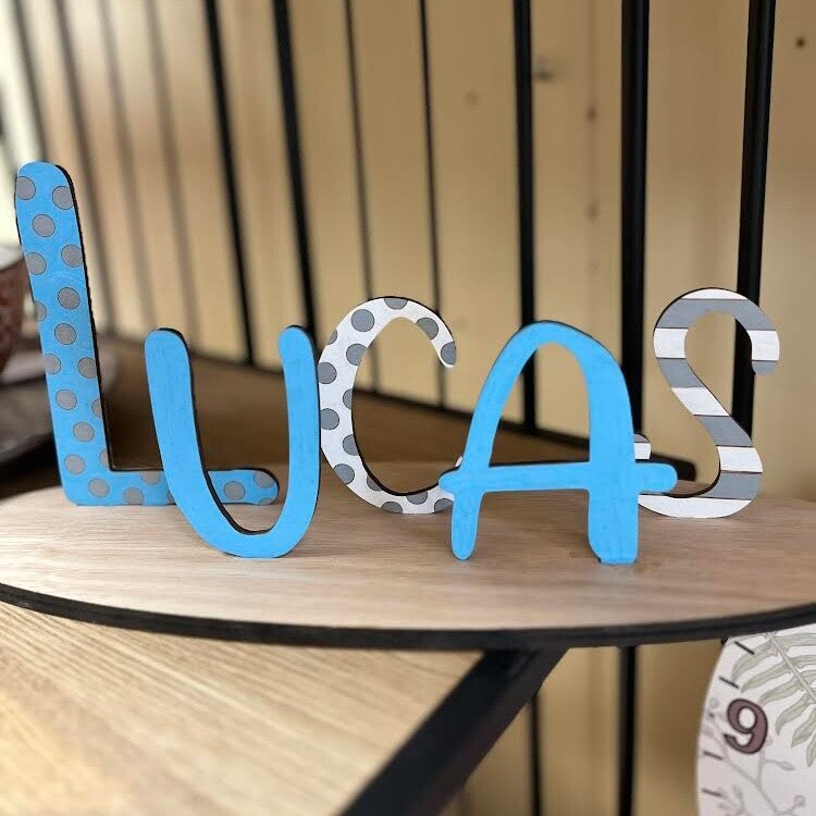 Prénom en bois sur socle personnalisé