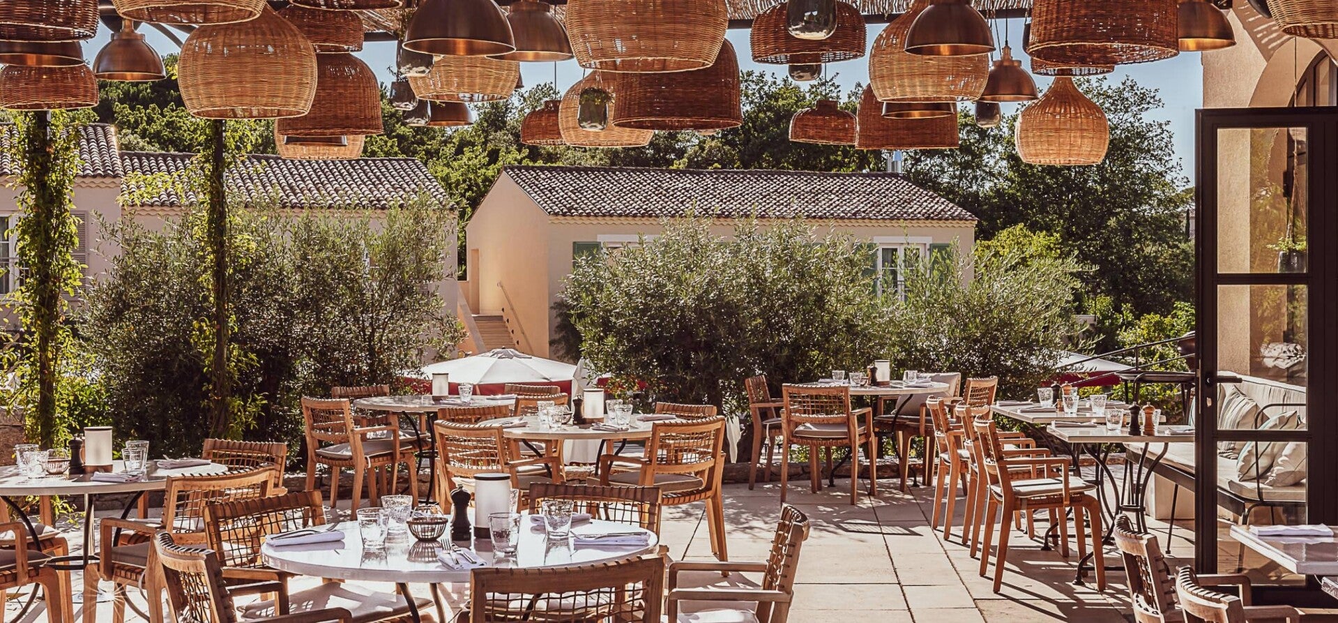 Beefbar Lou Pinet Saint-Tropez - MSC Yachting Yacht Charter Saint-Tropez