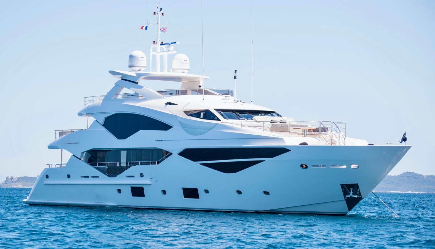 E-MOTION Superyacht Charter - Sunseeker Yachts - MSC Yachting Luxury Charter